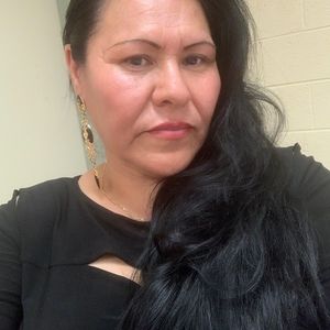 Meet your Posher, Flora